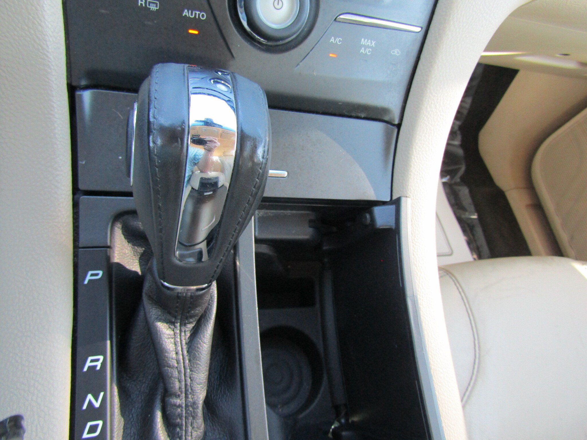 Used 2013 Ford Taurus SEL FWD image 28