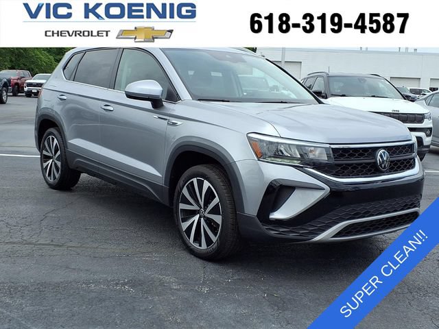 Used 2024 Volkswagen Taos SE w/ Panoramic Sunroof Package