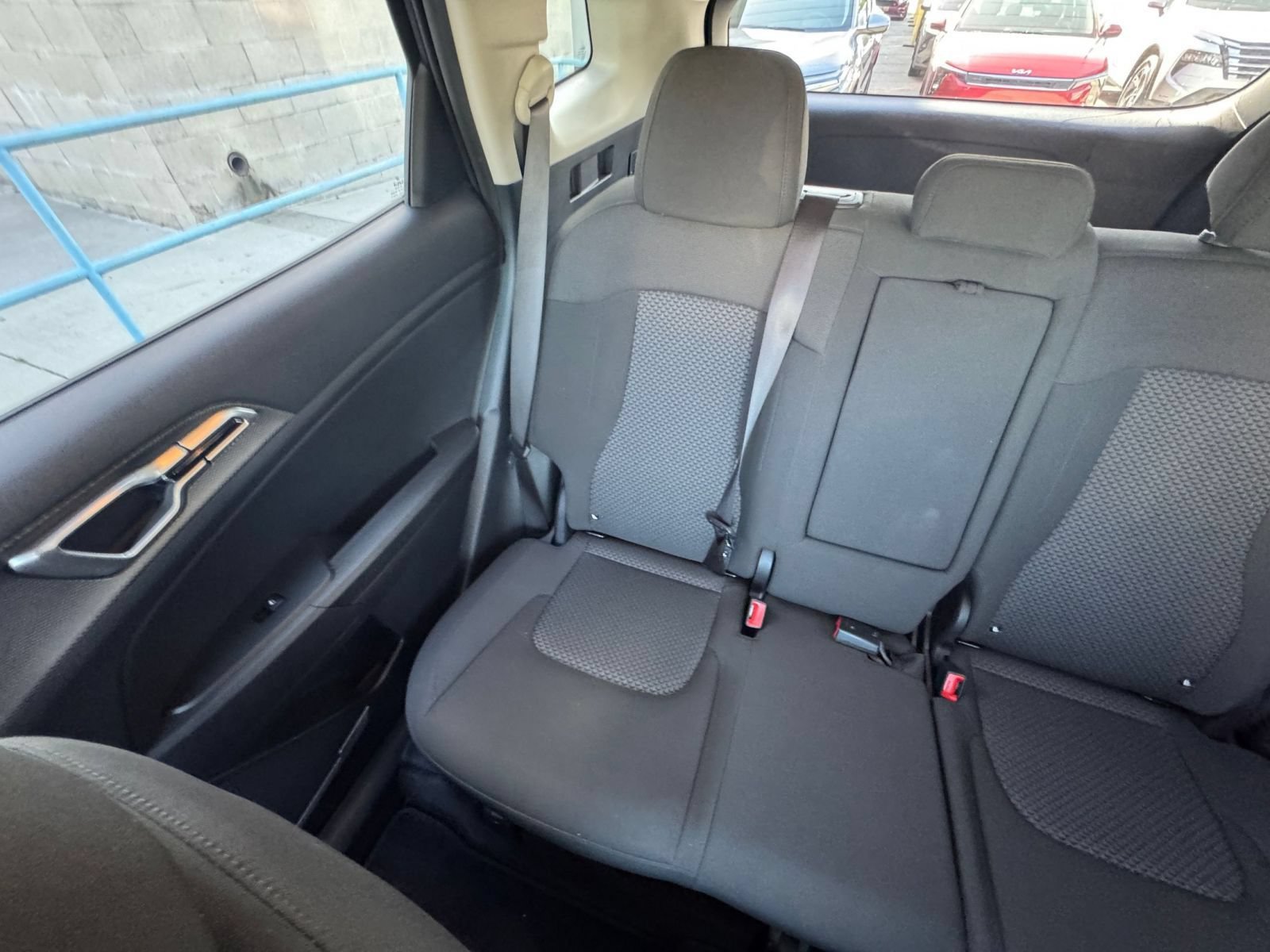 Used 2025 Kia Sportage LX FWD image 38