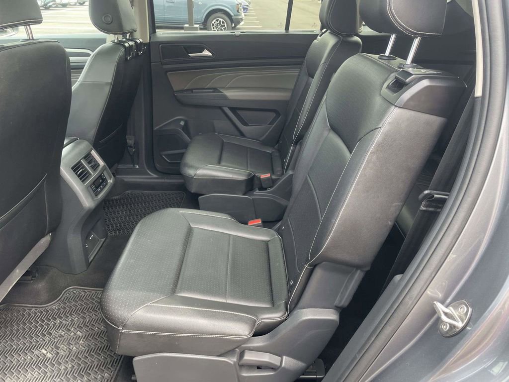 Used 2023 Volkswagen Atlas SEL R-Line image 8