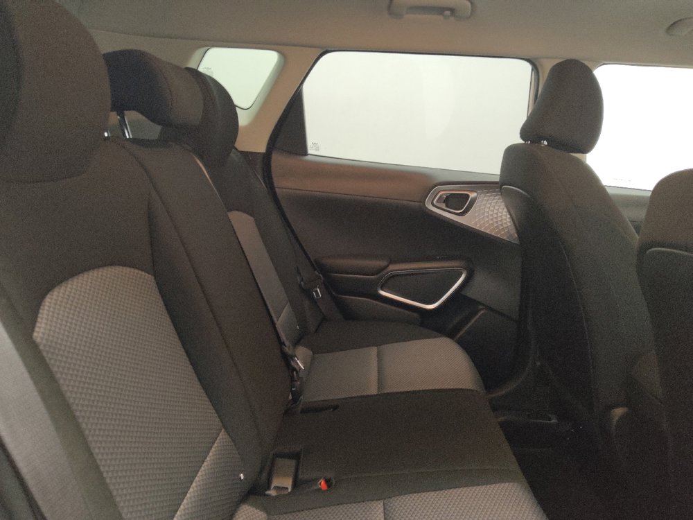 Used 2025 Kia Soul LX FWD image 19