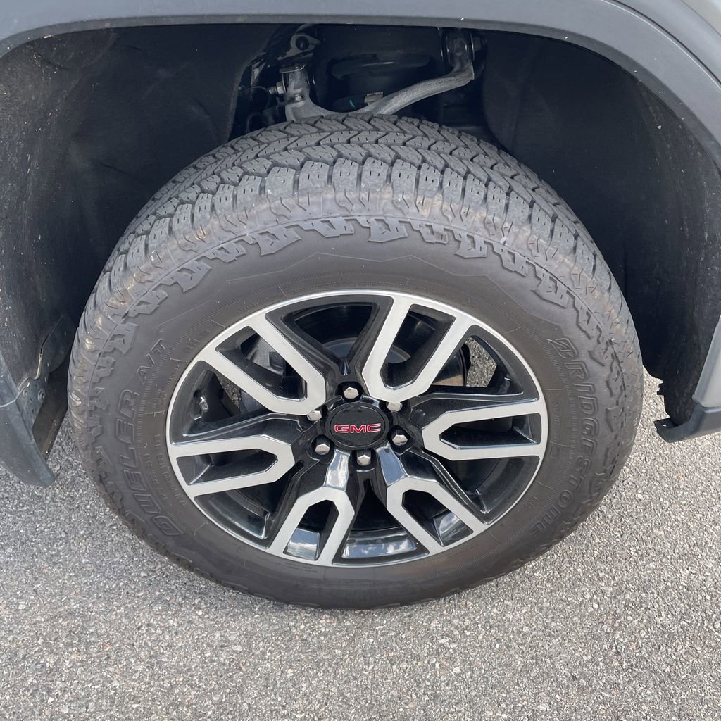 Used 2025 GMC Sierra 1500 AT4 w/ AT4 Premium Package image 12