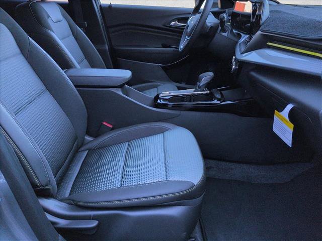 Used 2026 Chevrolet Trax LT w/ Driver Confidence Package FWD image 25