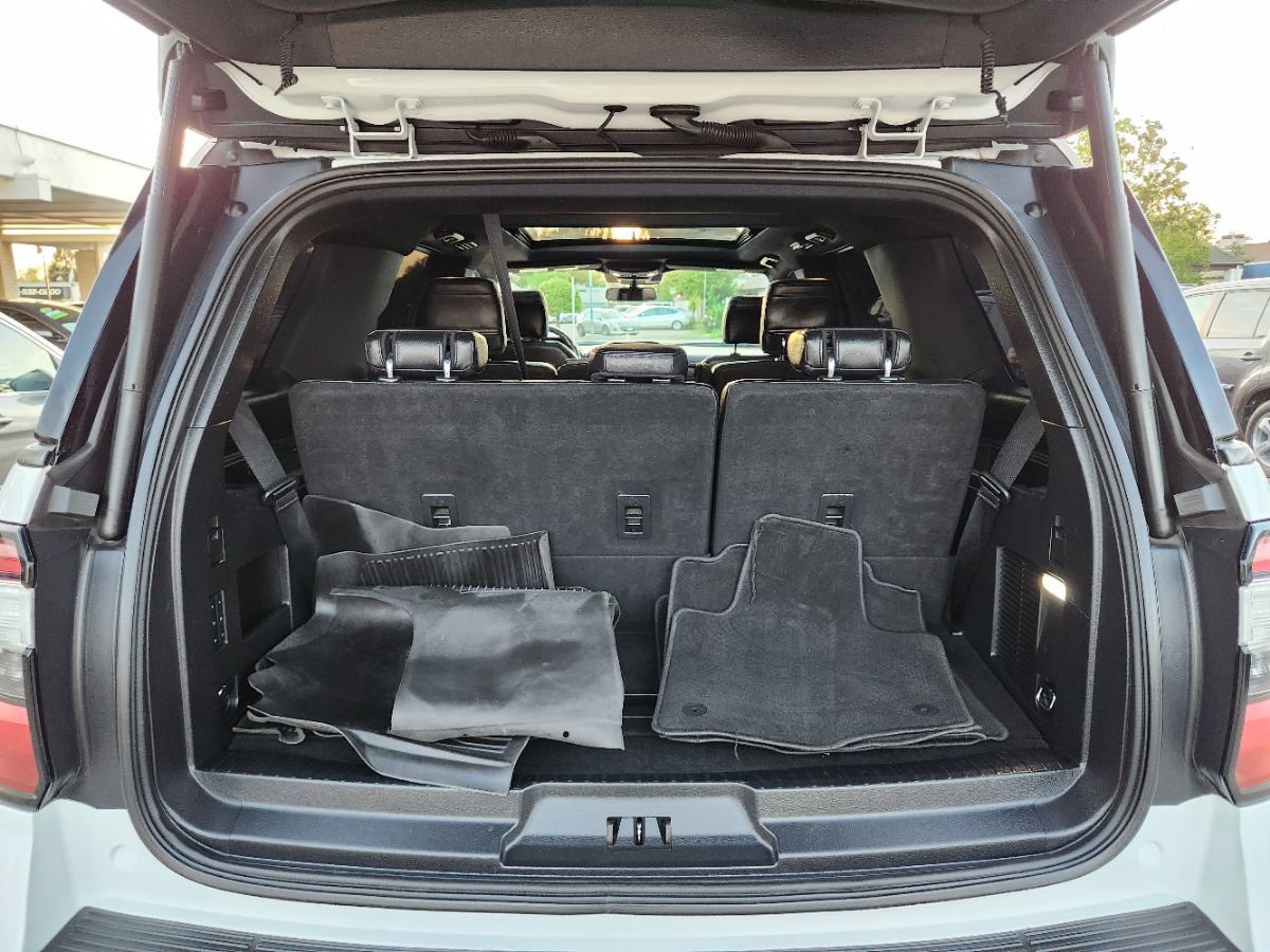 Used 2018 Ford Expedition Limited w/ Equipment Group 301A image 13