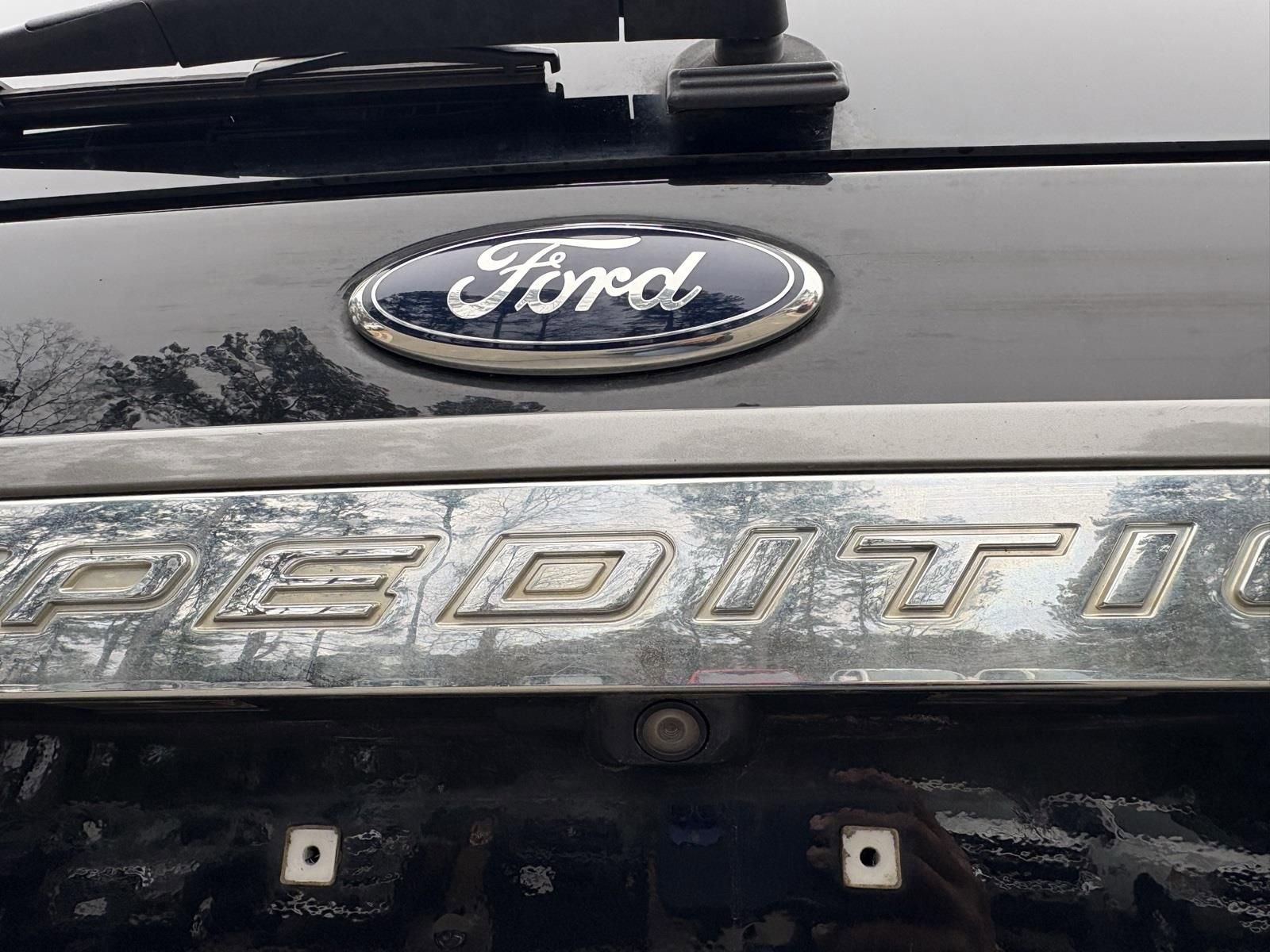 Used 2015 Ford Expedition Limited RWD image 10