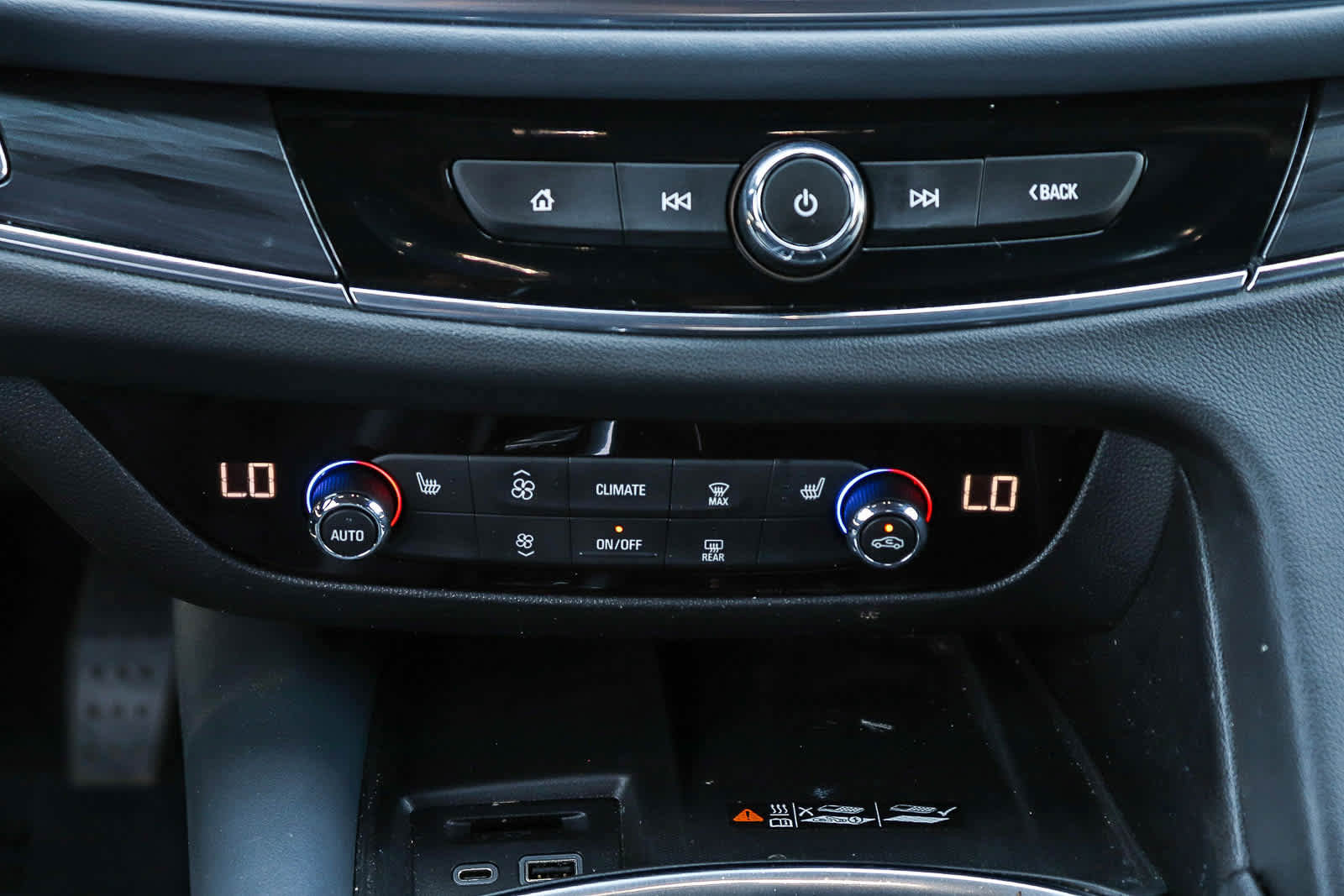 Used 2023 Buick Enclave Essence FWD image 16