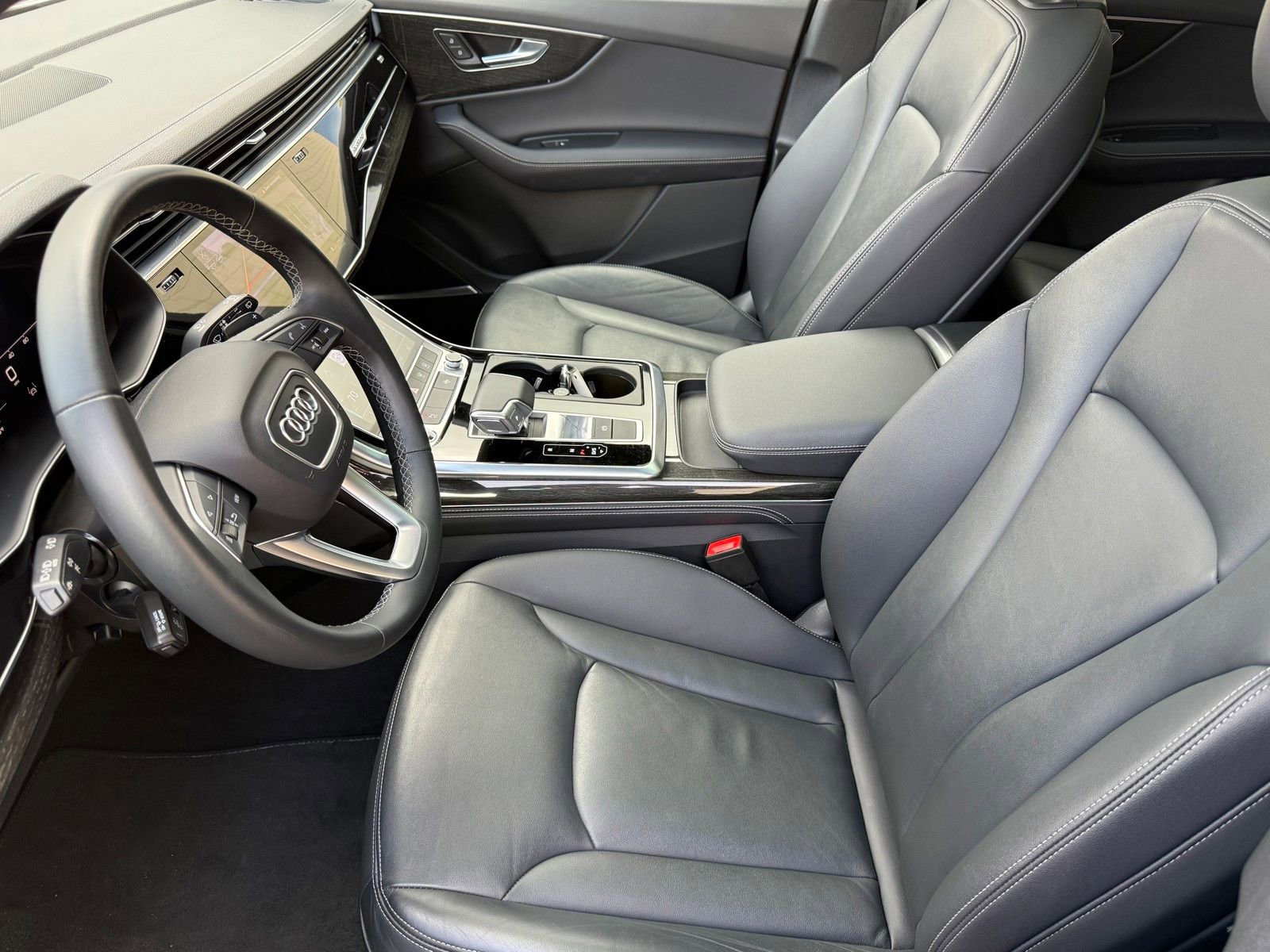 Used 2025 Audi Q7 3.0T Premium Plus image 9