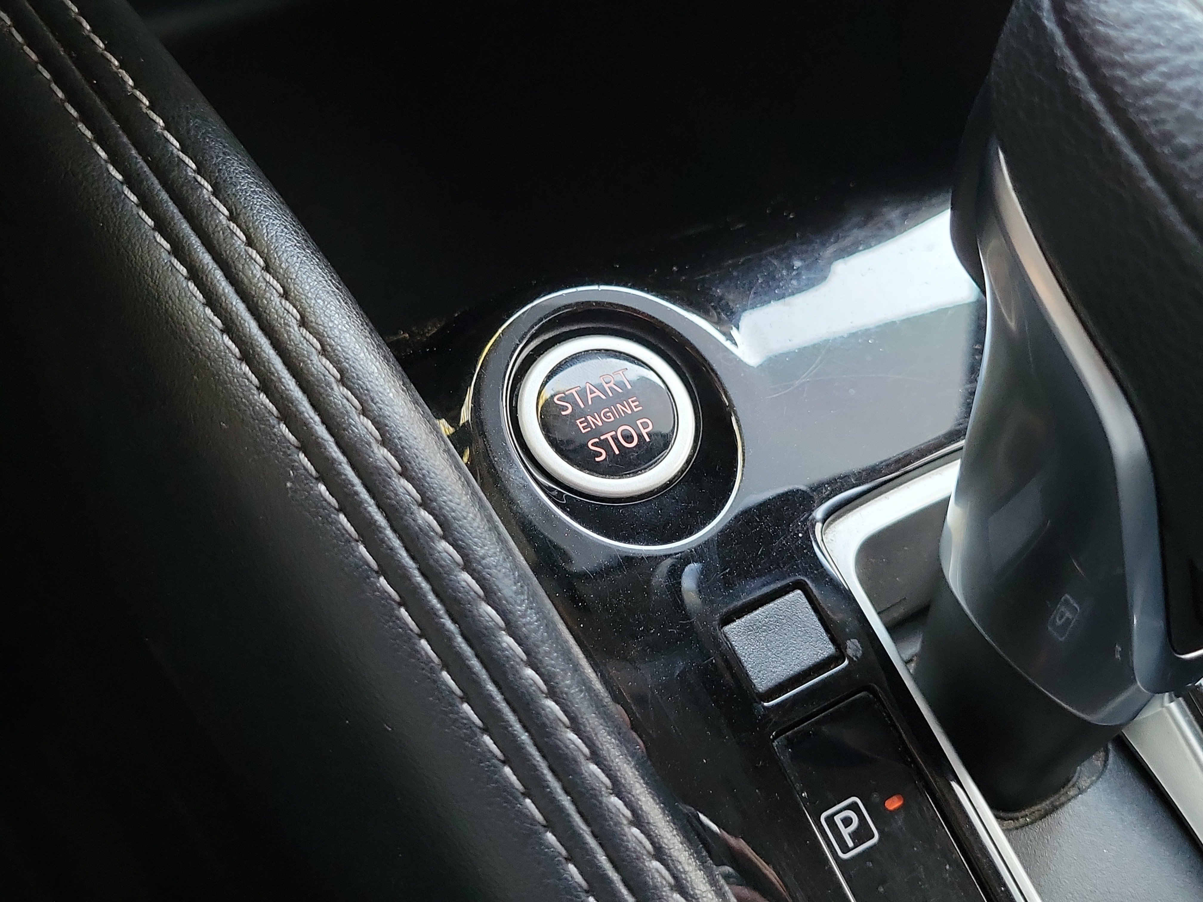 Used 2020 Nissan Kicks SV FWD image 34