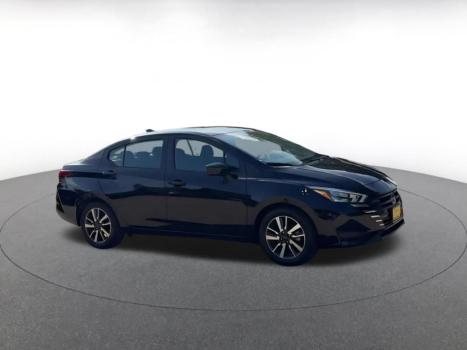 Used 2025 Nissan Versa SV FWD image 2