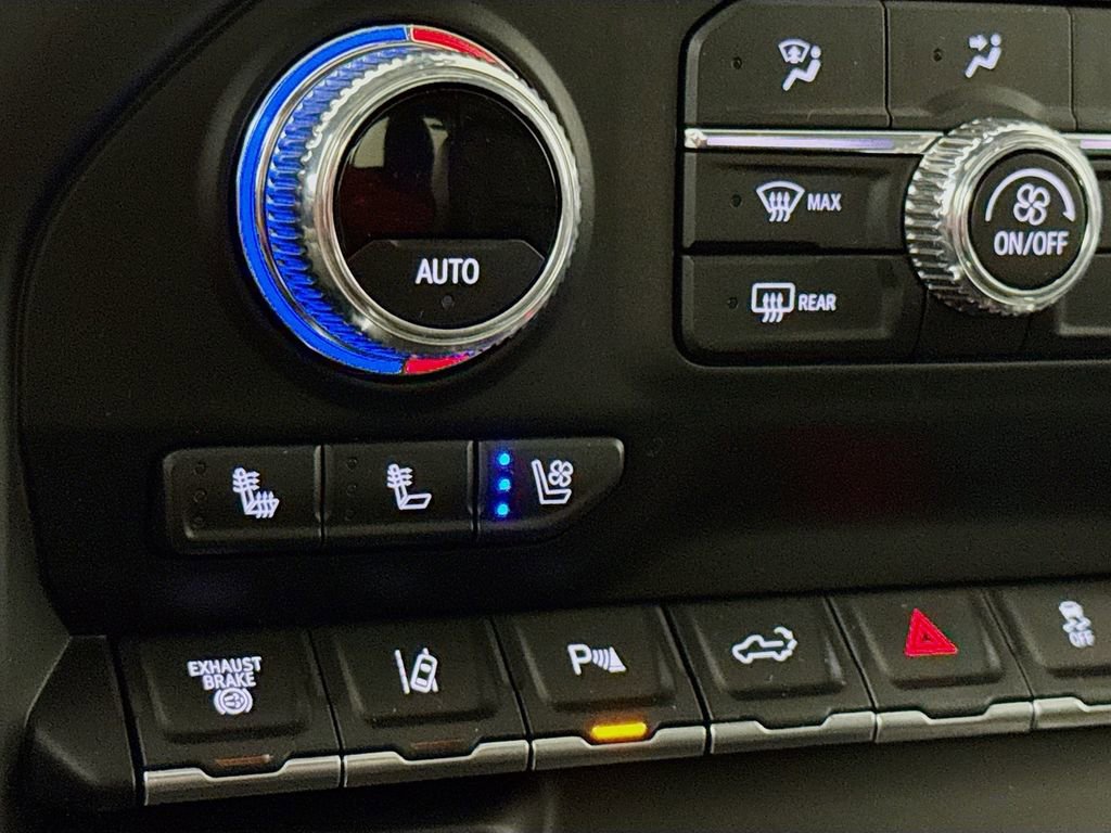 Used 2023 GMC Sierra 3500 Denali w/ Denali Ultimate Package image 20