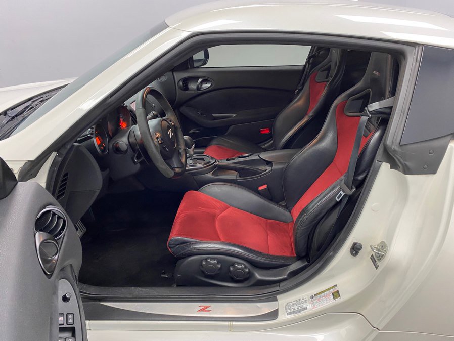 Used 2016 Nissan 370Z NISMO RWD image 20