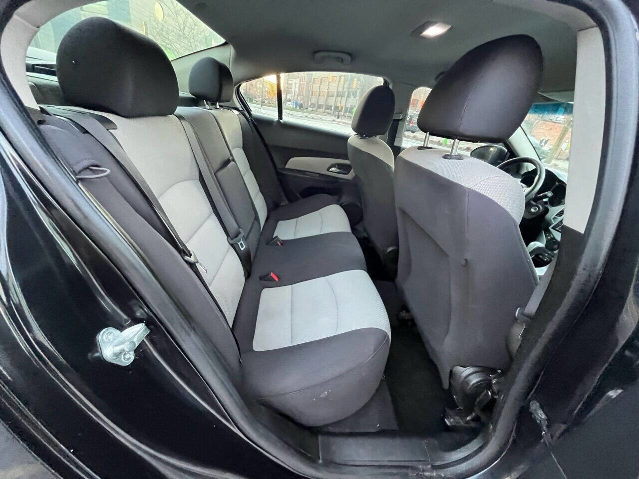 Used 2014 Chevrolet Cruze LS image 22