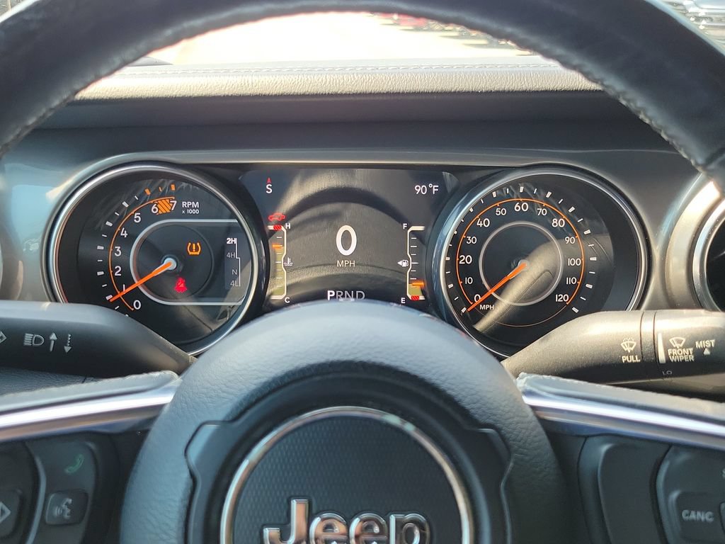 Used 2018 Jeep Wrangler Unlimited Sahara AWD/4WD image 13