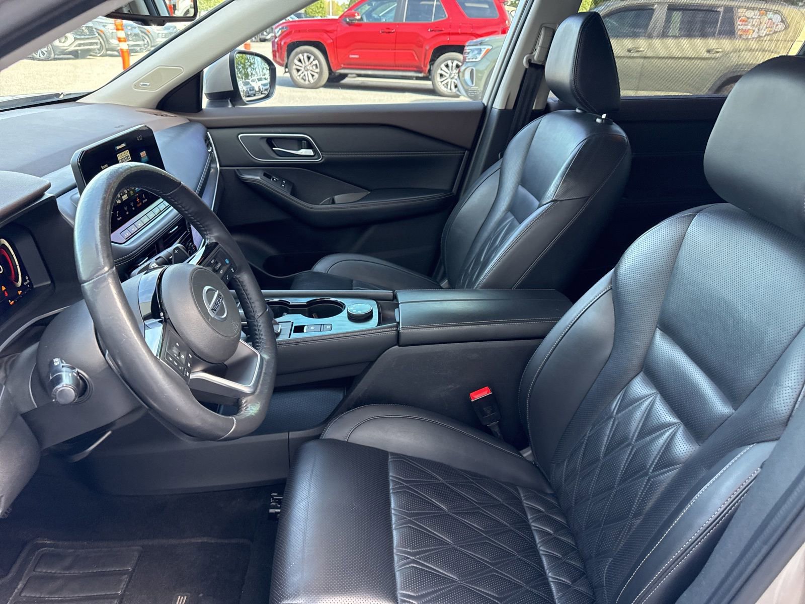 Used 2021 Nissan Rogue Platinum image 21