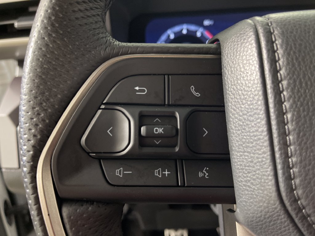 Certified 2025 Toyota Tacoma TRD Sport AWD/4WD image 28