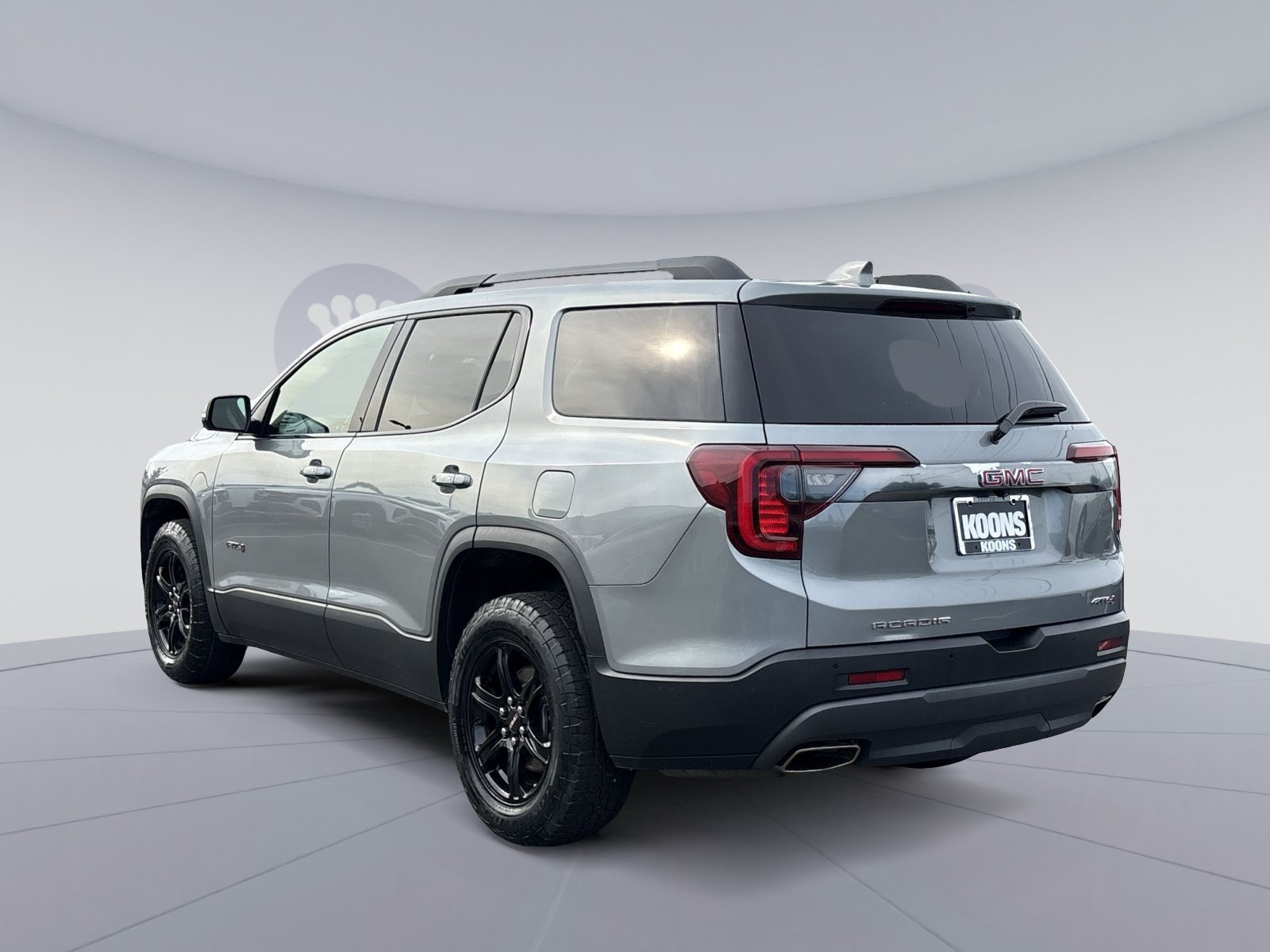 Used 2023 GMC Acadia AT4 w/ Technology Package AWD/4WD image 2