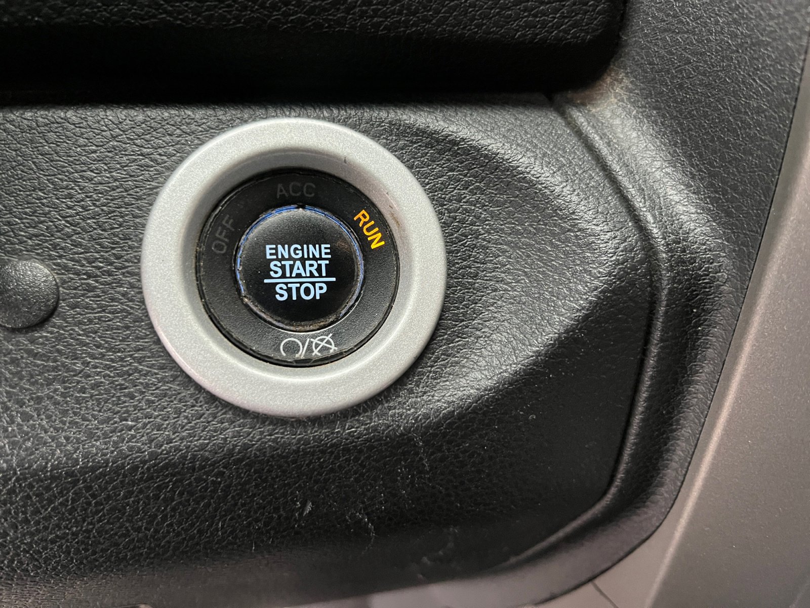 Used 2016 RAM 1500 Limited image 30