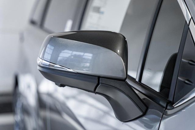 New 2026 Toyota Sienna Platinum image 16