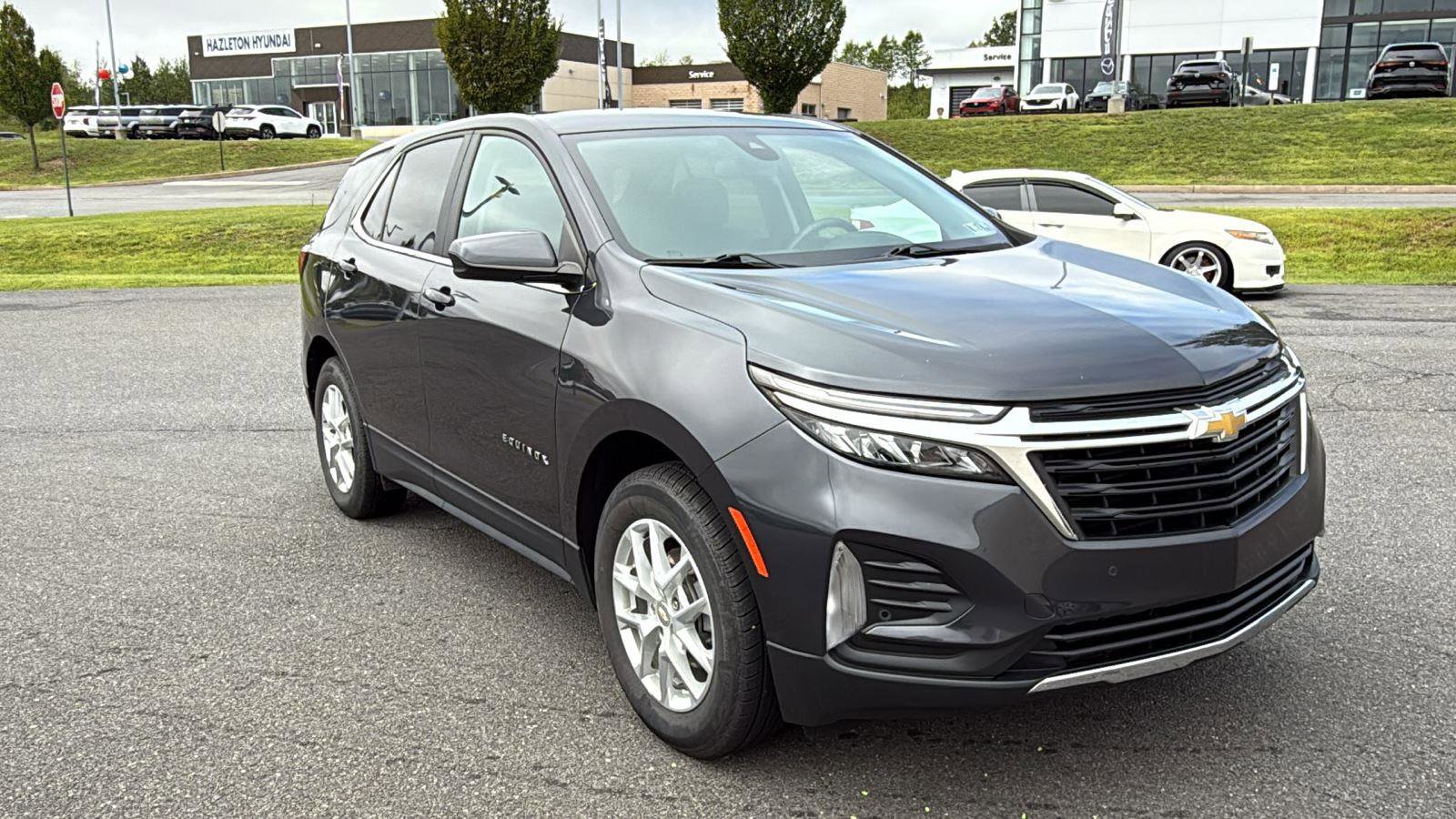 Used 2022 Chevrolet Equinox LT image 1