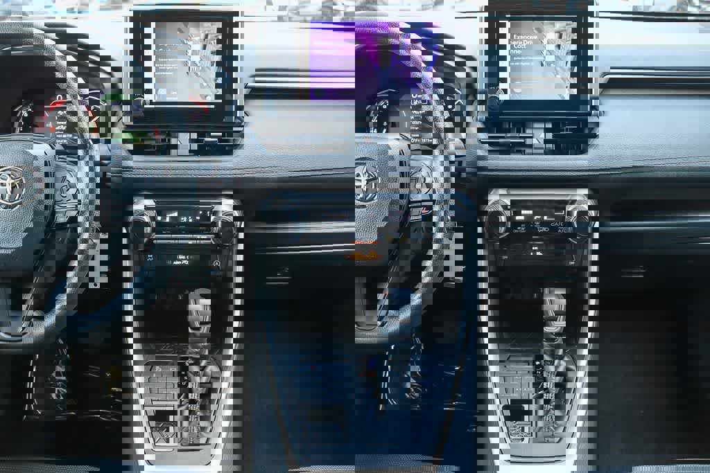 Used 2024 Toyota RAV4 LE image 12