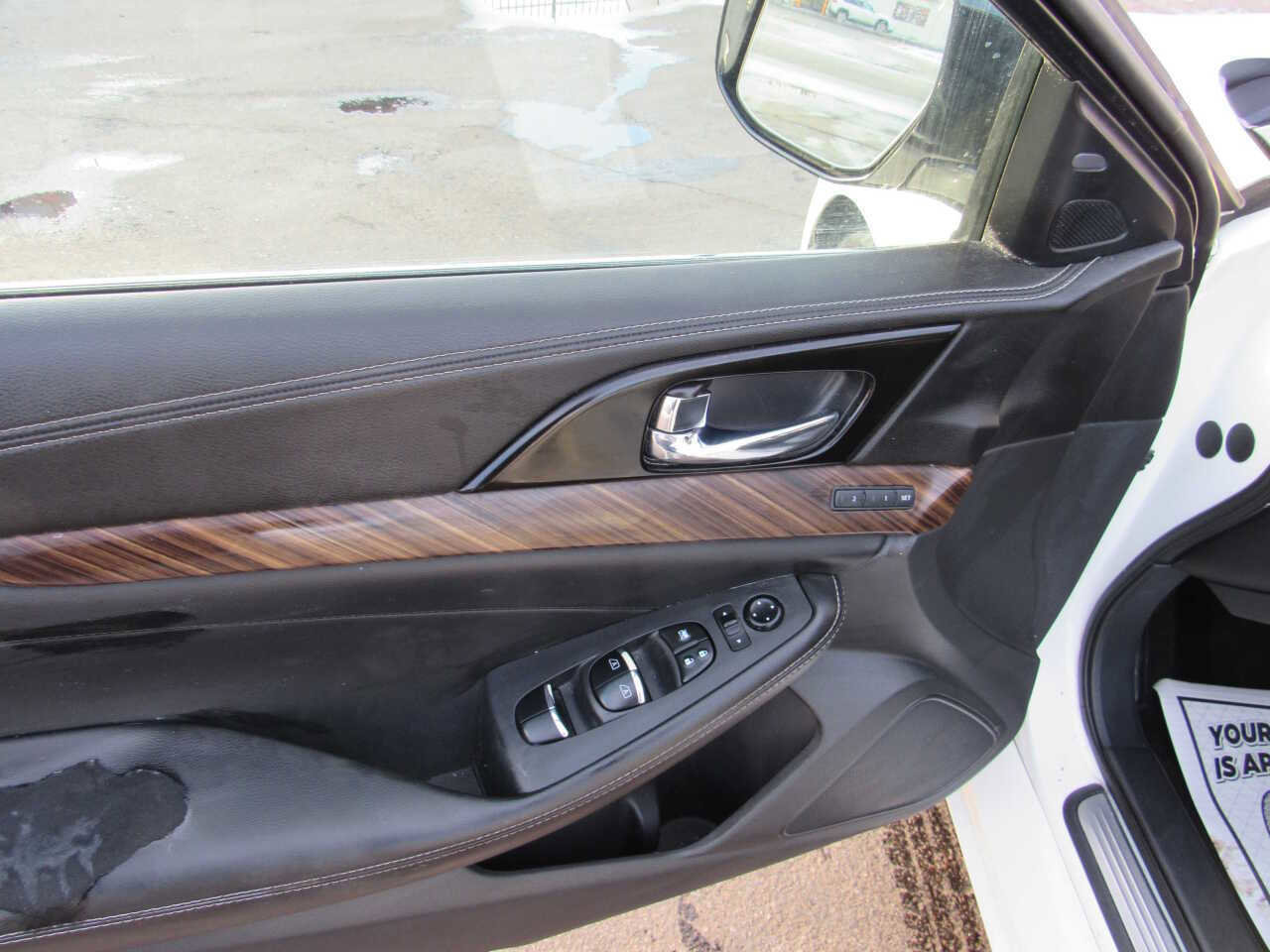 Used 2016 Nissan Maxima Platinum w/ Interior Lighting Package image 12