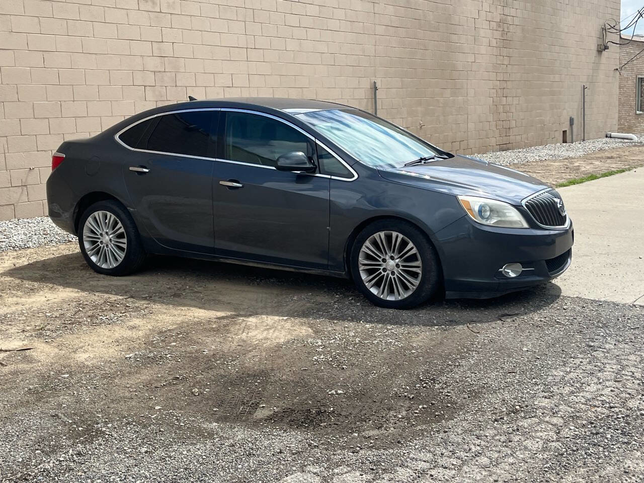 Used 2013 Buick Verano FWD image 4
