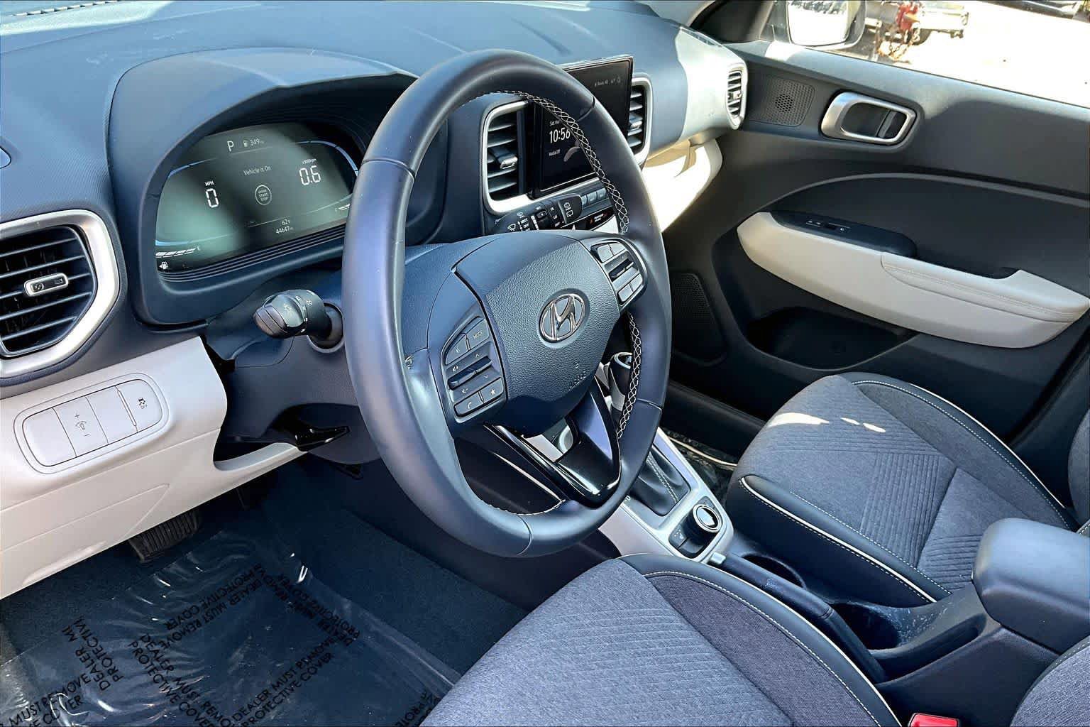 Used 2024 Hyundai Venue Limited FWD image 16