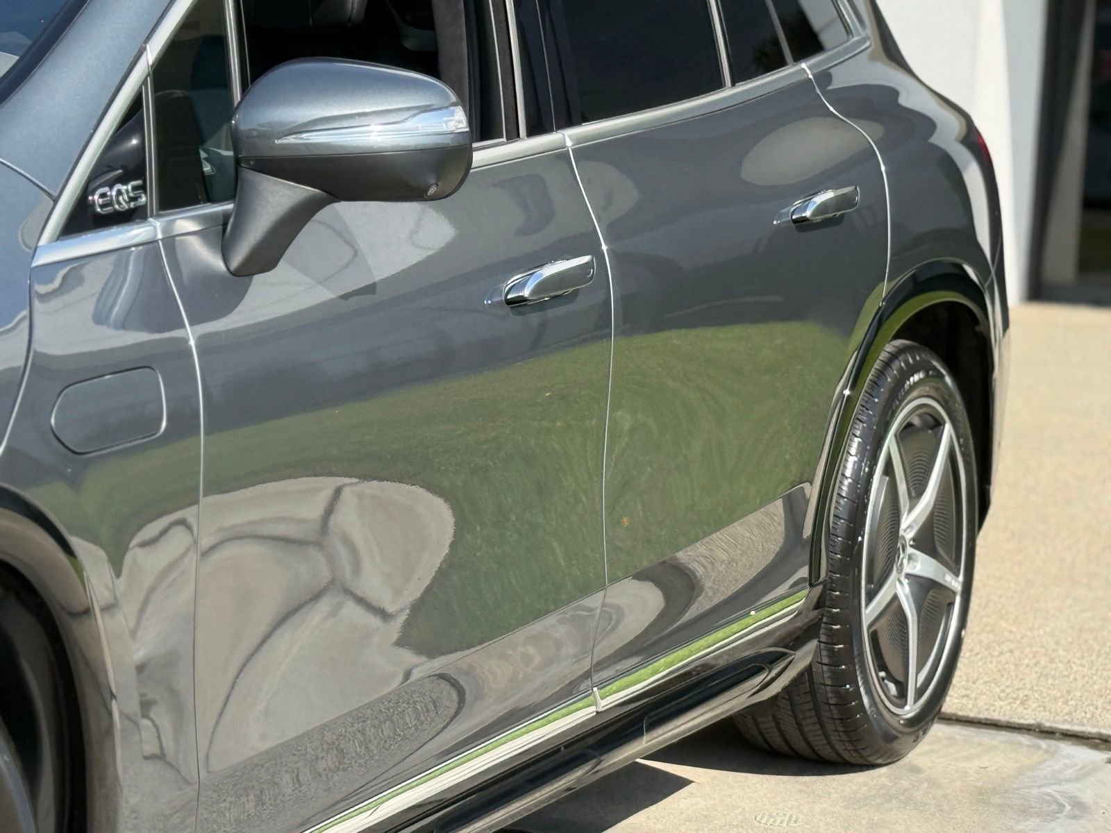 Used 2023 Mercedes-Benz EQS 580 4MATIC SUV image 5