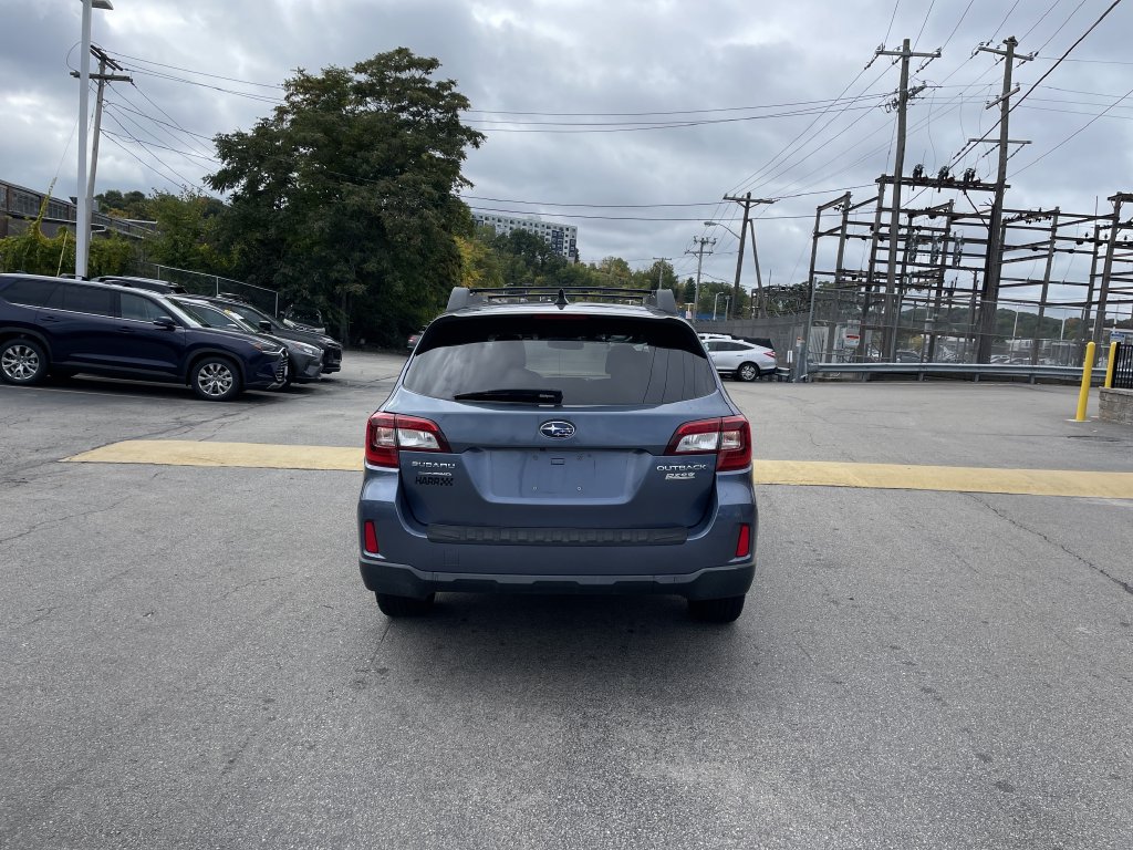 Used 2016 Subaru Outback 2.5i Limited AWD/4WD image 4