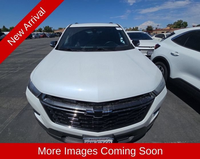 Used 2023 Chevrolet Traverse Premier w/ Redline Edition FWD image 2
