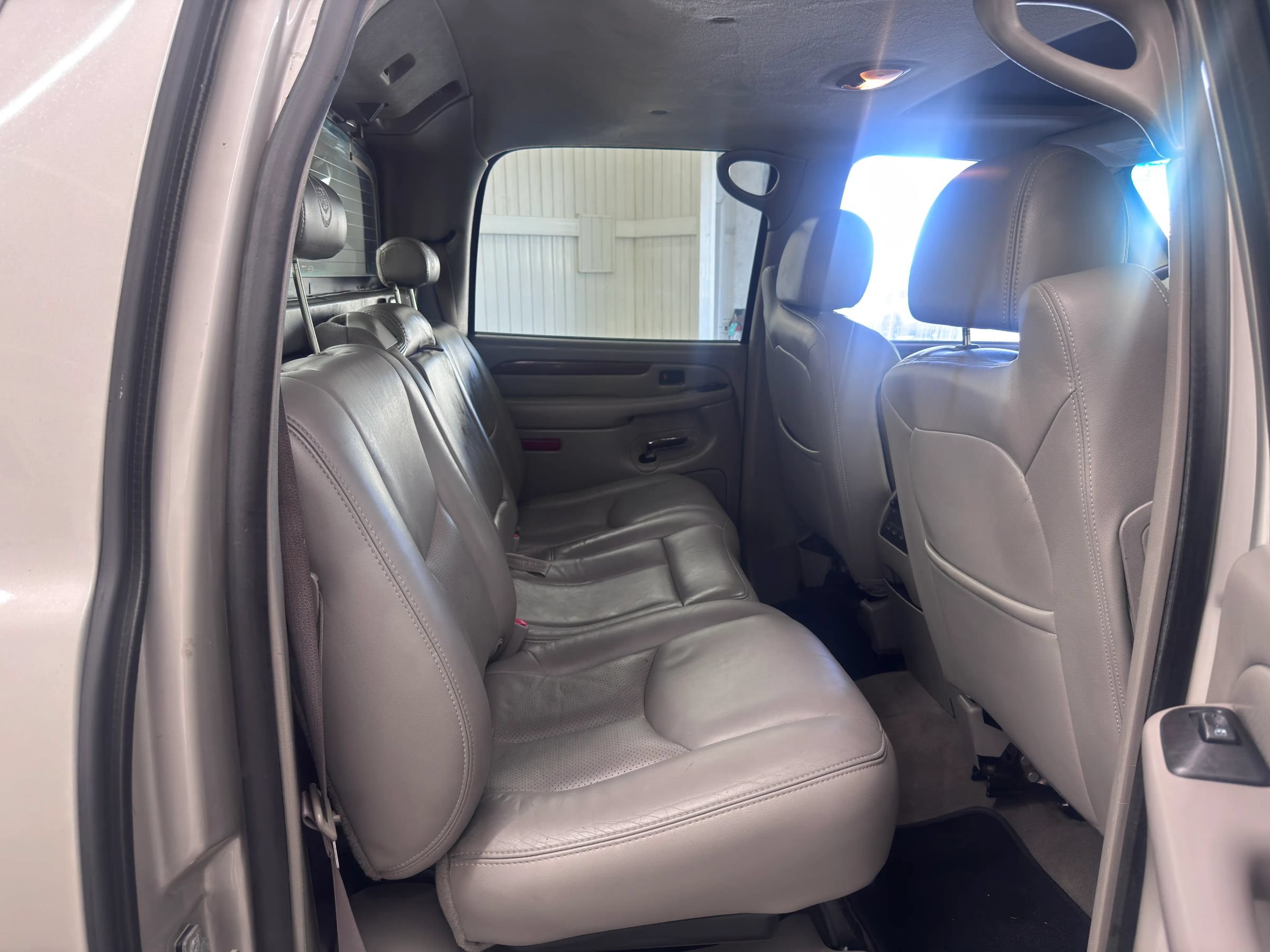 Used 2004 Cadillac Escalade EXT AWD/4WD image 11
