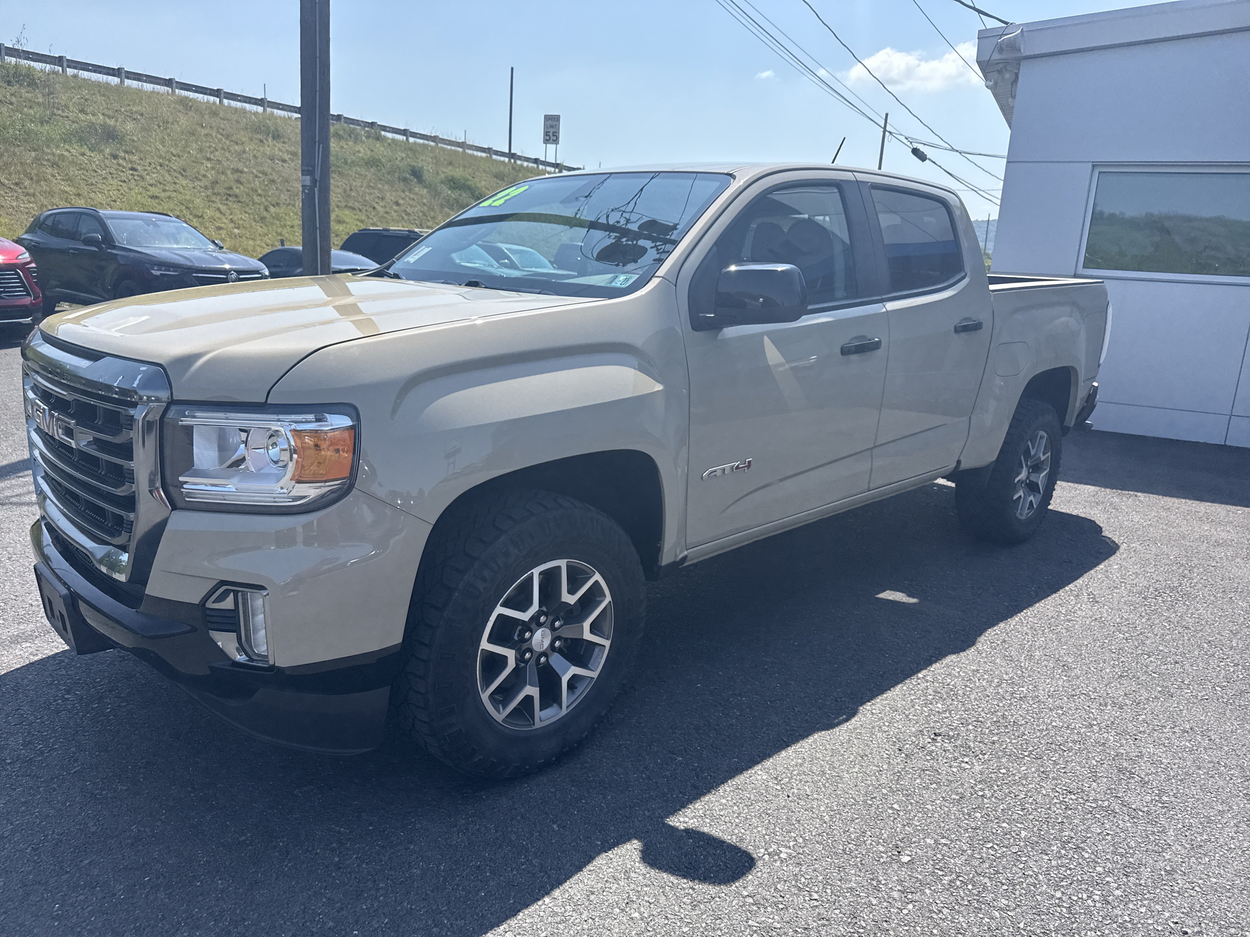 Used 2022 GMC Canyon AT4 w/ Trailering Package AWD/4WD image 7