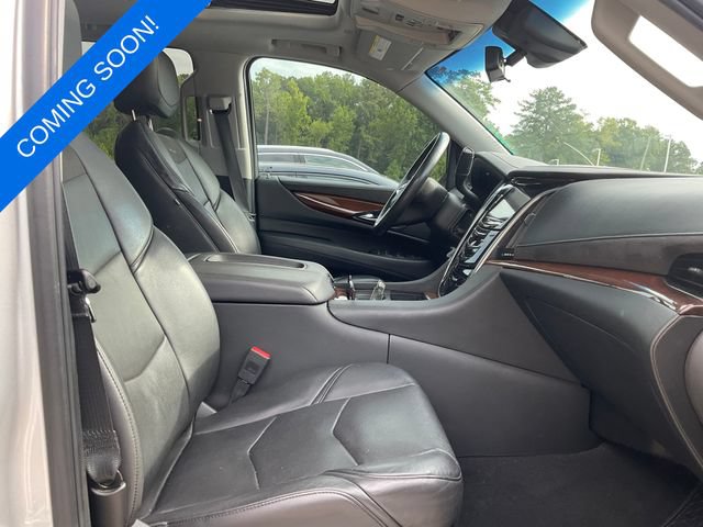 Used 2019 Cadillac Escalade ESV Premium Luxury w/ Escalade Sport Edition AWD/4WD image 4