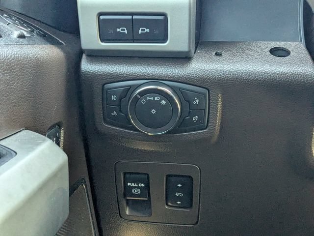Used 2019 Ford F150 King Ranch w/ Equipment Group 601A Luxury AWD/4WD image 17