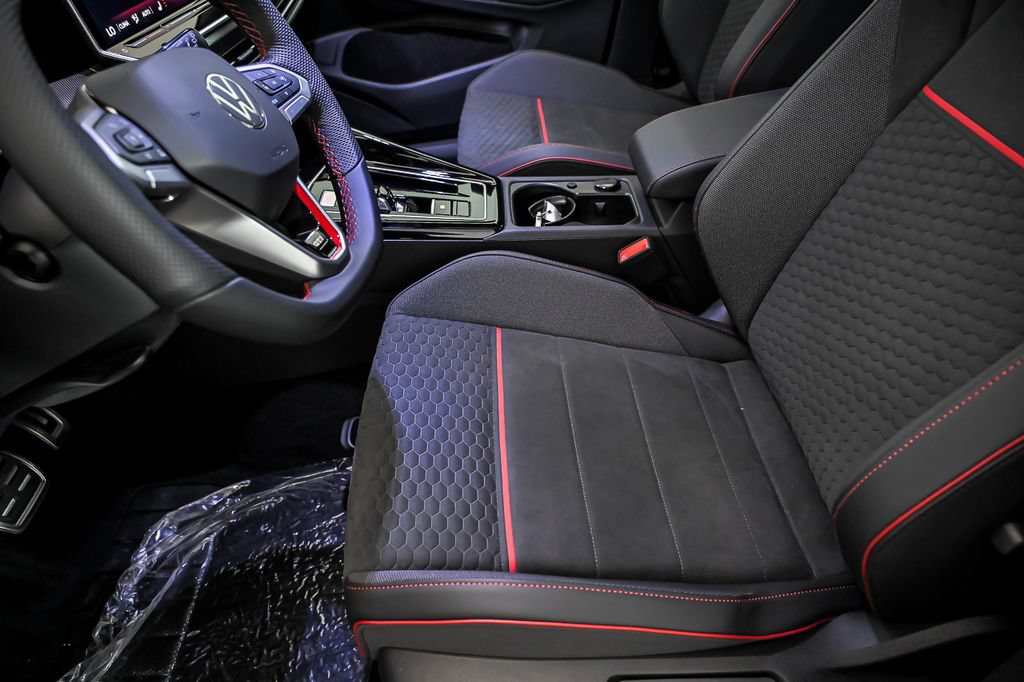 New 2026 Volkswagen GTI SE FWD image 7