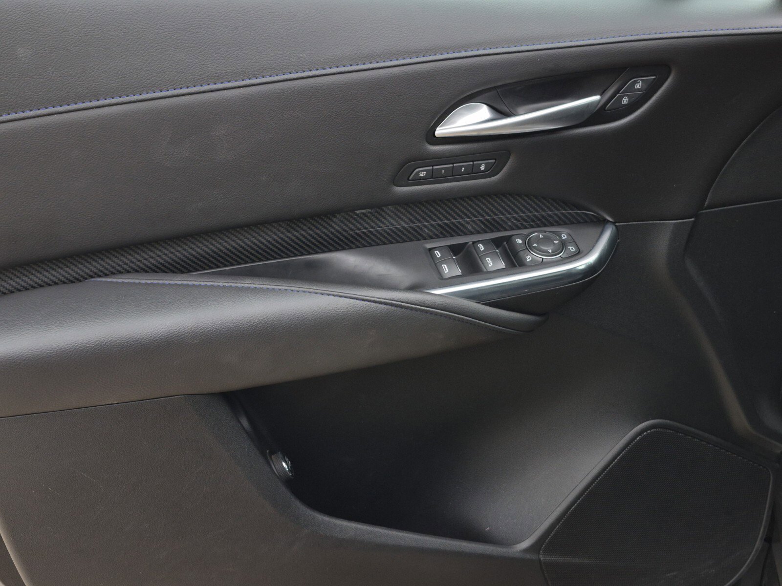 Used 2024 Cadillac XT4 Sport w/ LPO, Floor Liner Package FWD image 17