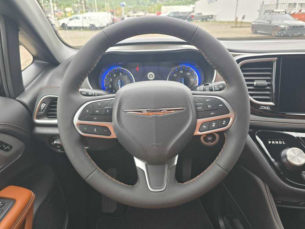 New 2026 Chrysler Pacifica Pinnacle AWD/4WD image 11