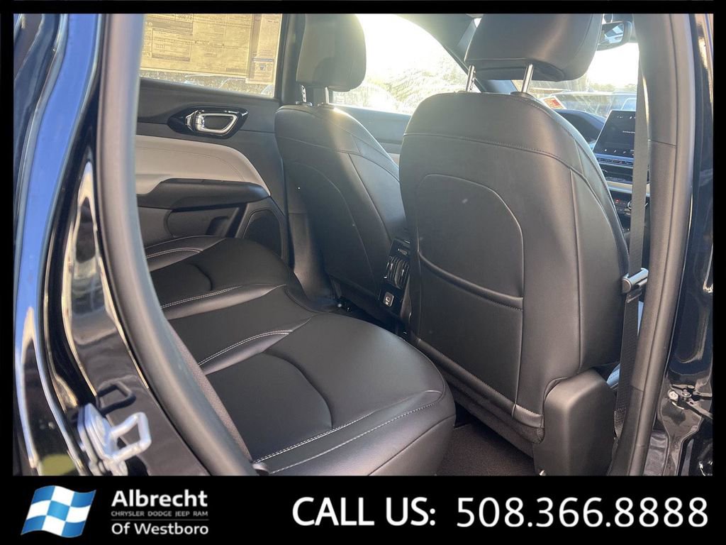 New 2026 Jeep Compass Limited AWD/4WD image 13