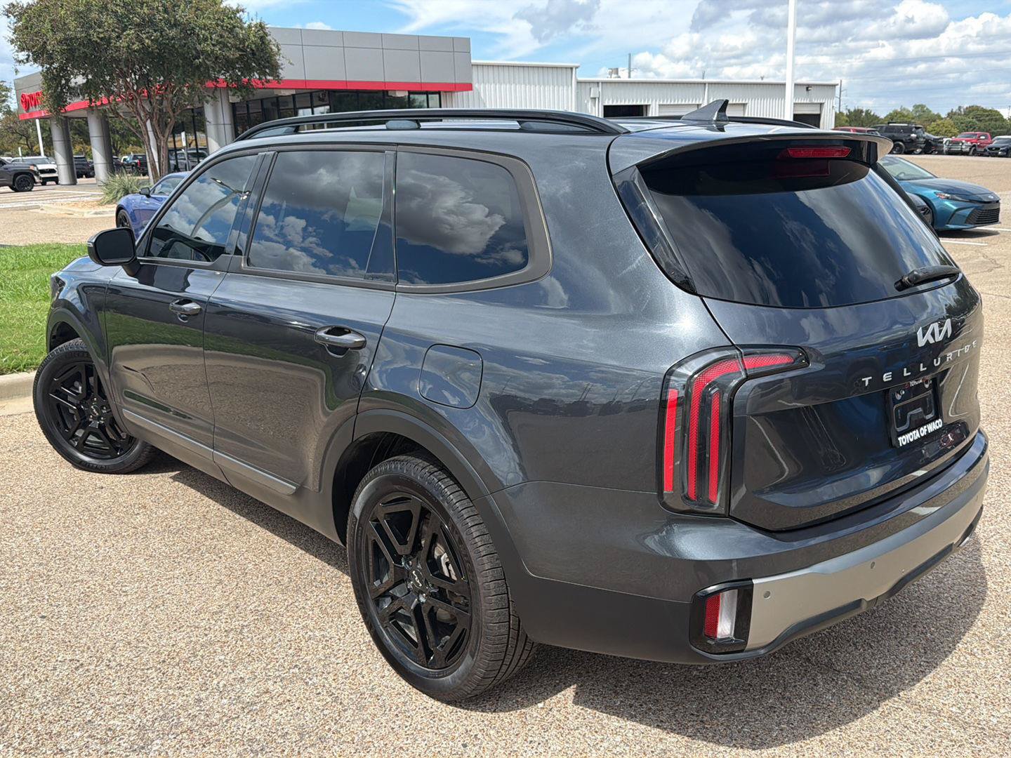 Used 2023 Kia Telluride EX X-Line AWD/4WD image 5