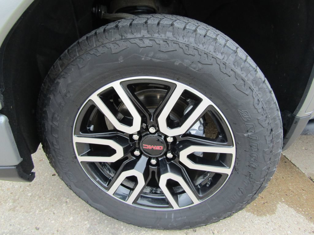 Used 2024 GMC Sierra 1500 AT4 w/ Technology Package AWD/4WD image 36