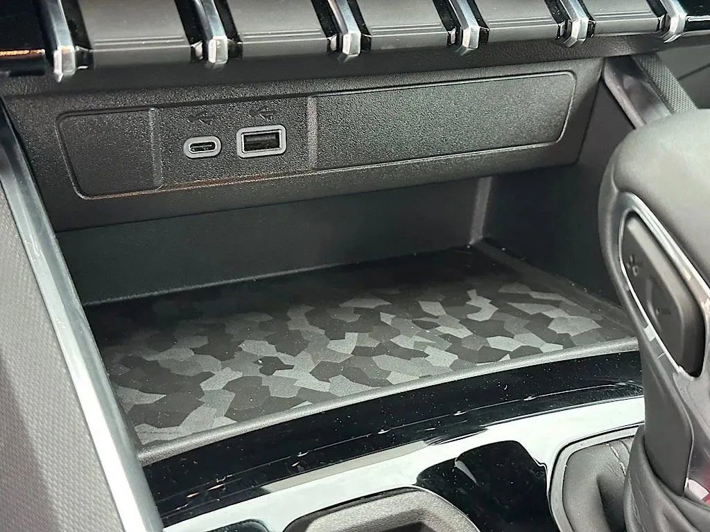 New 2026 GMC Canyon Elevation w/ LPO, Black Badging Package image 24