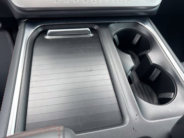 Used 2025 Ford Expedition Active AWD/4WD image 21