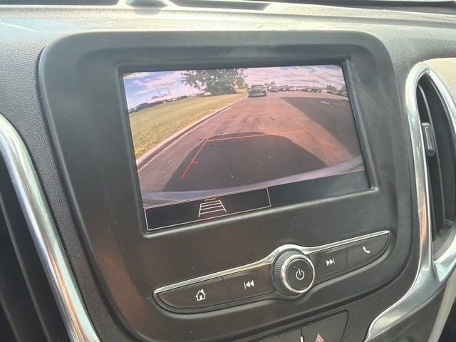 Used 2023 Chevrolet Equinox LS FWD image 22