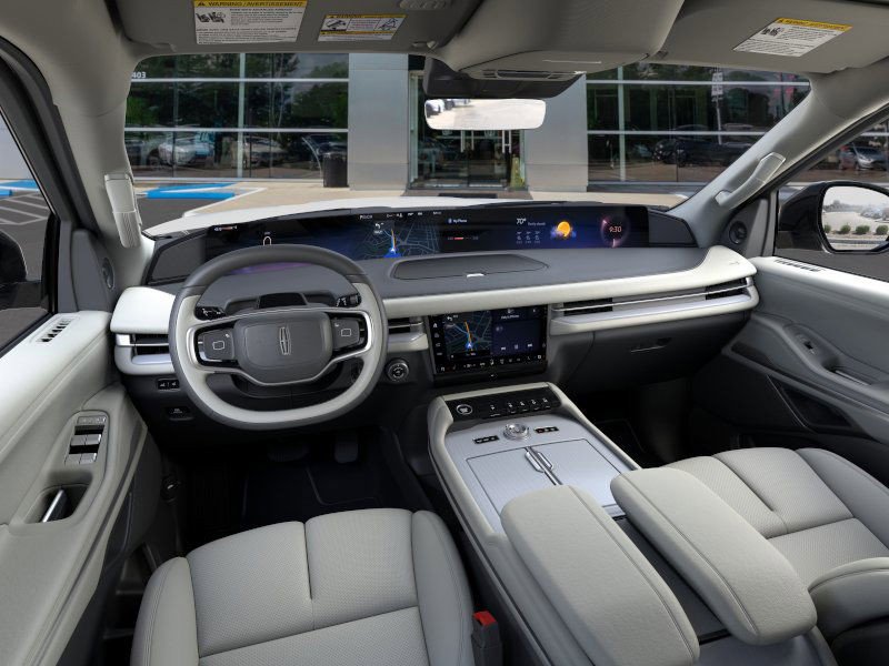 New 2026 Lincoln Navigator L Premier image 9