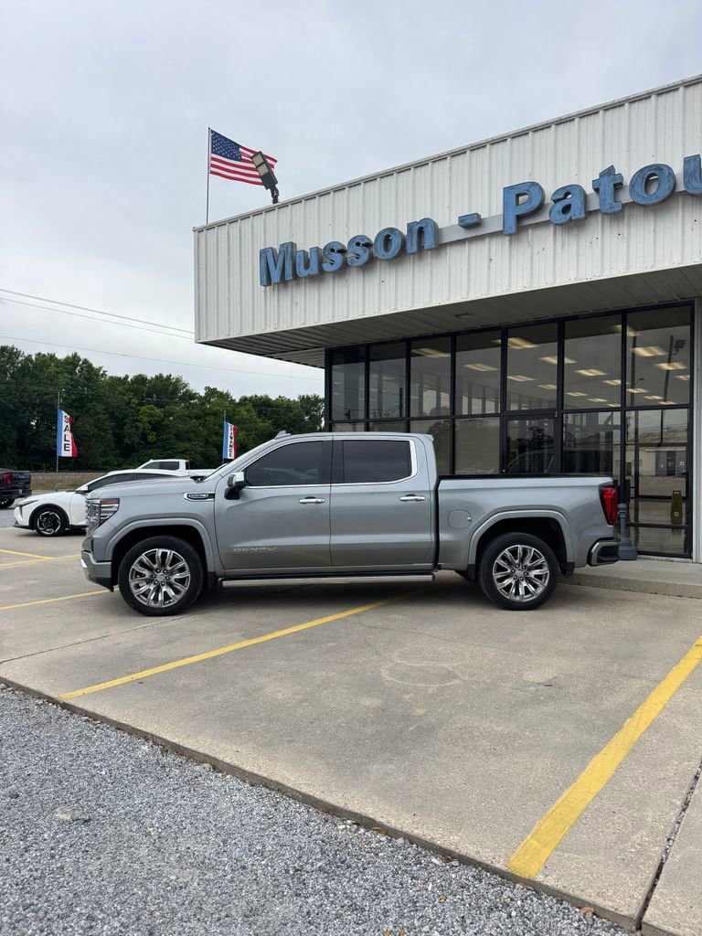 Used 2024 GMC Sierra 1500 Denali w/ Denali Reserve Package AWD/4WD image 3