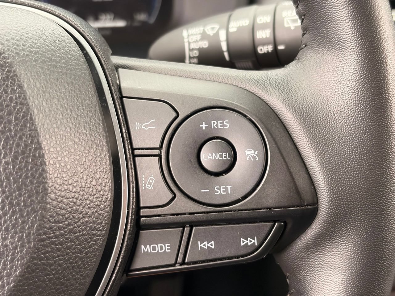 Used 2025 Toyota RAV4 Limited w/ Advanced Technology Package AWD/4WD image 27