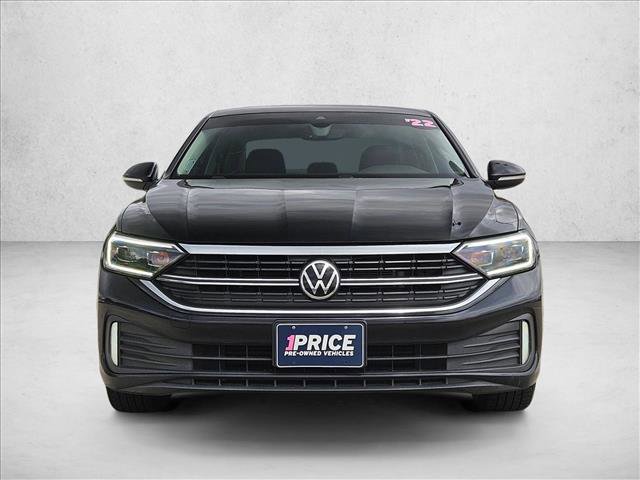 Used 2022 Volkswagen Jetta SEL image 2