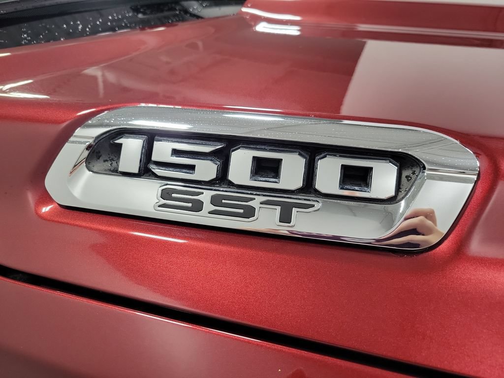 Used 2025 RAM 1500 Laramie AWD/4WD image 28