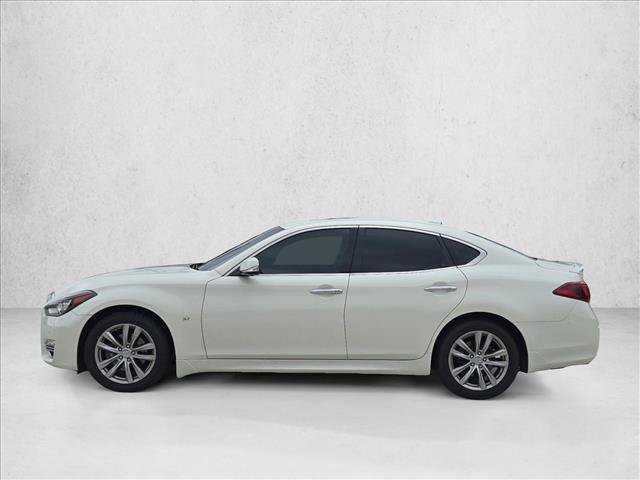 Used 2019 INFINITI Q70 Luxe RWD image 7