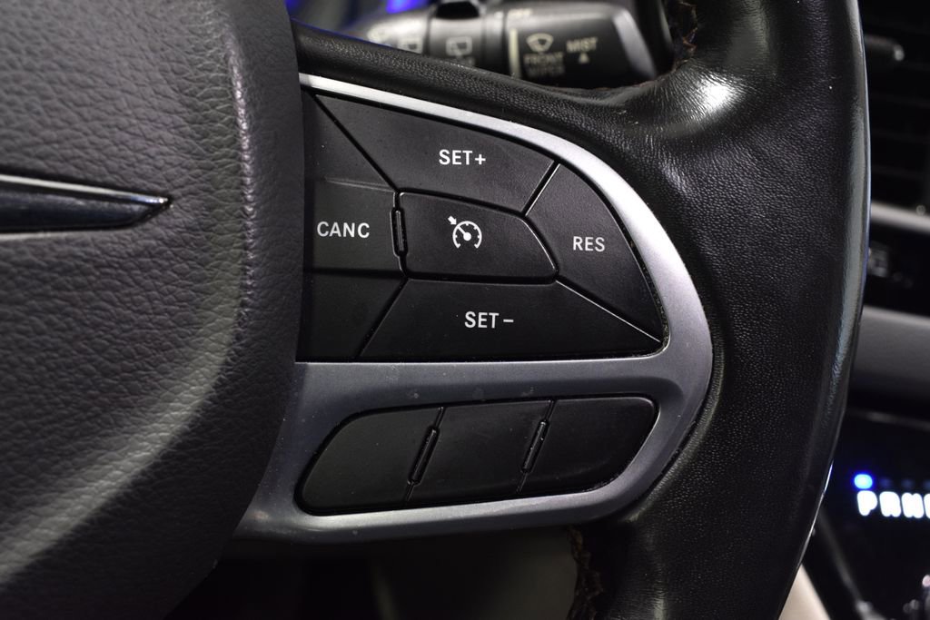 Used 2020 Chrysler Pacifica Touring-L Plus image 18